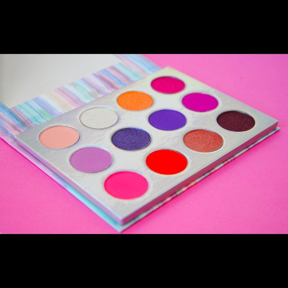 Pink and Purple eyeshadow palette